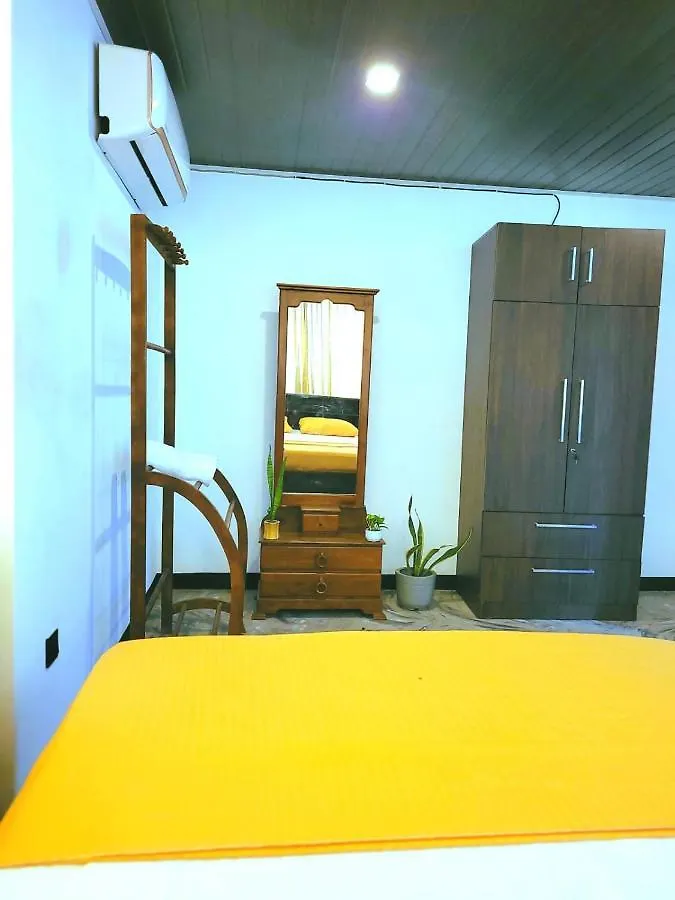 Deluxe Fun Dine Hotel Negombo 0*,