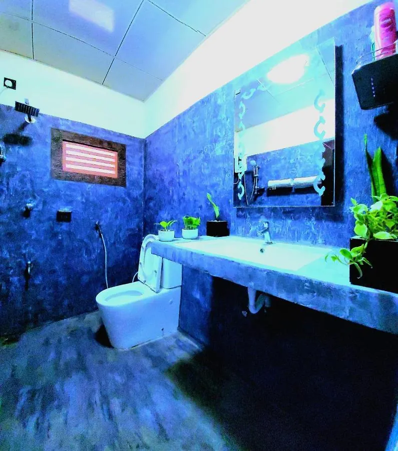 Deluxe Fun Dine Hotel Negombo