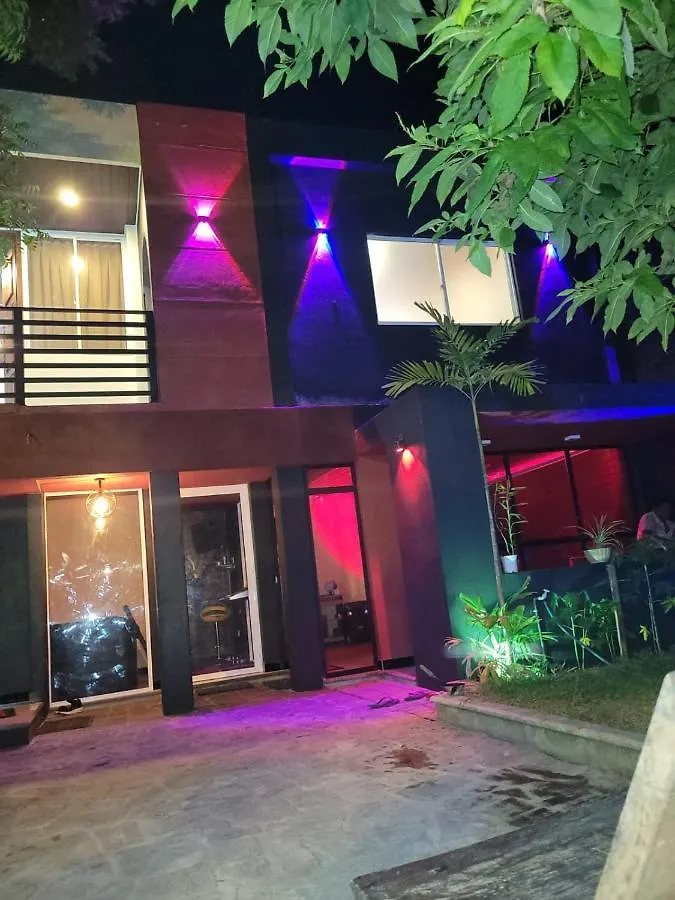 Deluxe Fun Dine Hotel Negombo Sri Lanka